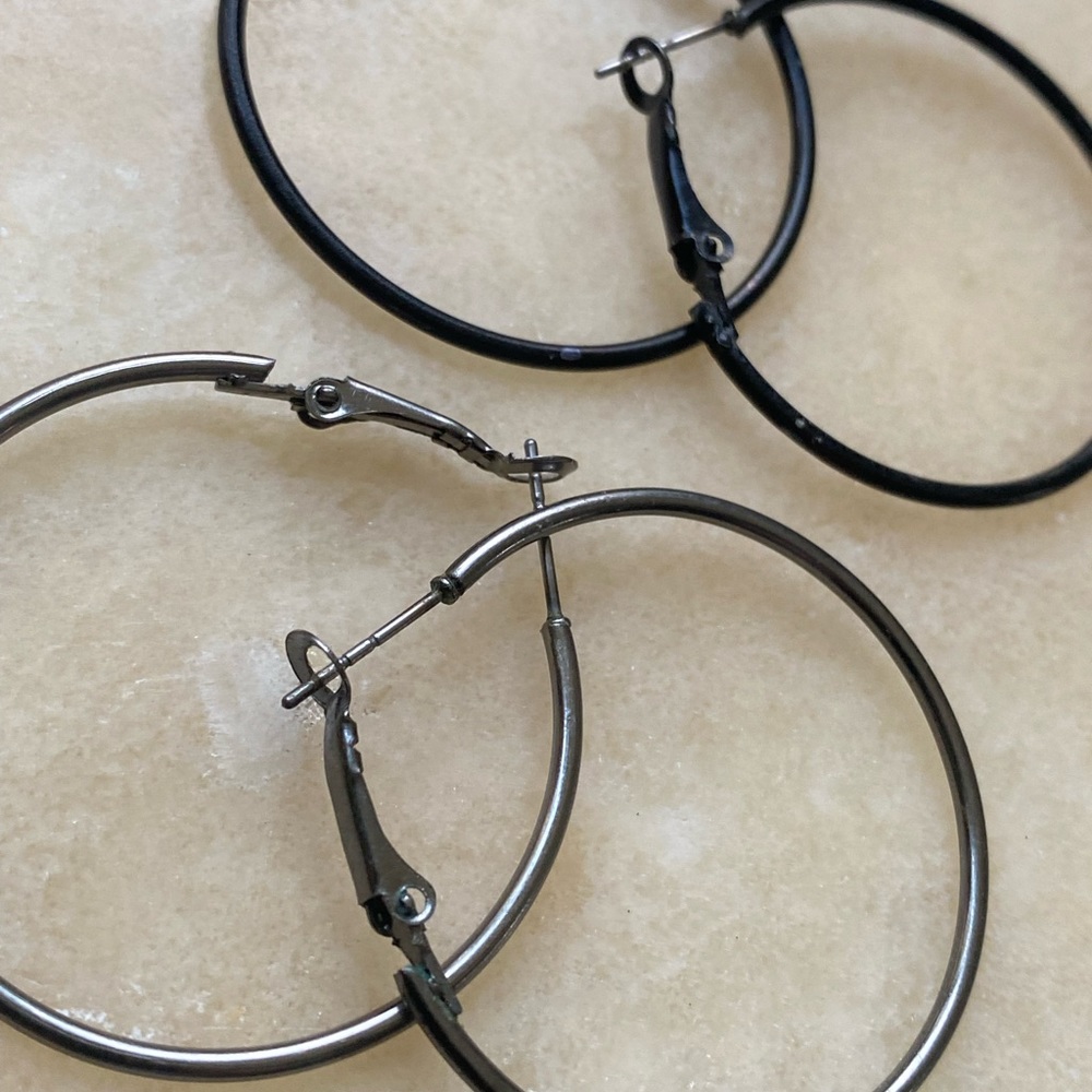 Free $10 item 🎈Sale 🎈 2 for $10 2 pairs of hoop earrings + free item $10 item